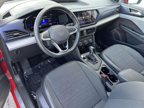 Used 2022 Volkswagen Taos SE image 10