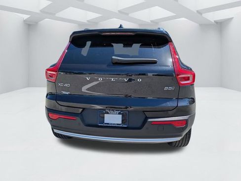 Certified 2025 Volvo XC40 B5 Core AWD/4WD image 6