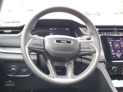 New 2025 Jeep Grand Cherokee Laredo RWD image 12