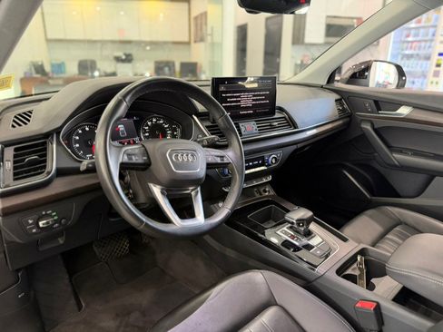 Used 2023 Audi Q5 2.0T Premium w/ Convenience Package AWD/4WD image 11