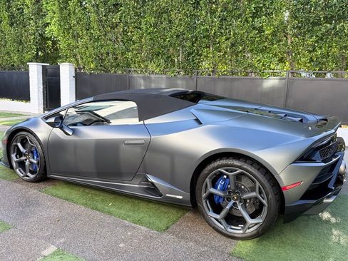 Used 2023 Lamborghini Huracan EVO image 10