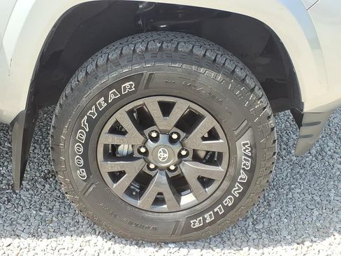 Used 2021 Toyota Tacoma SR5 RWD image 14