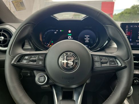 Used 2024 Alfa Romeo Tonale Ti AWD/4WD image 18