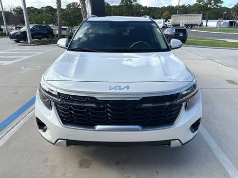 Certified 2025 Kia Seltos EX w/ EX Sunroof Package AWD/4WD image 2