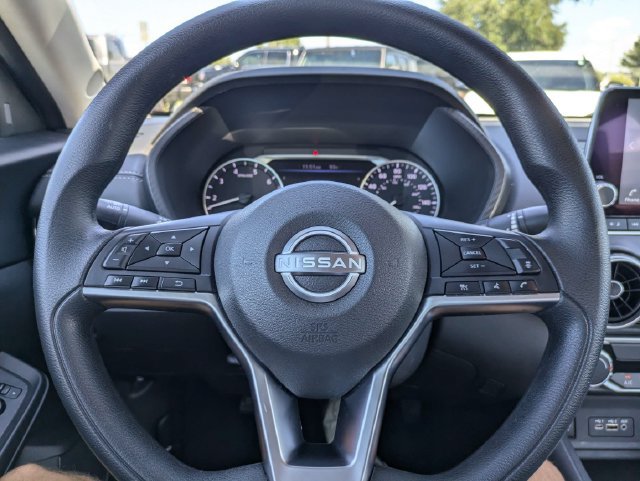 Used 2025 Nissan Sentra SV FWD image 26
