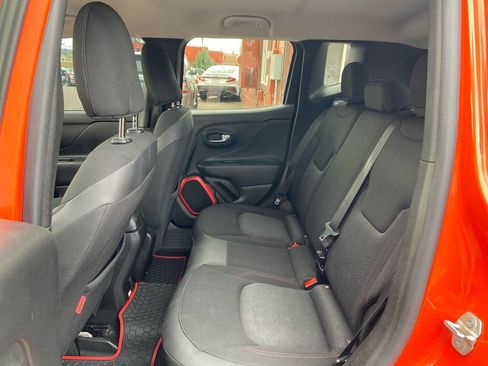 Used 2016 Jeep Renegade Trailhawk AWD/4WD image 23