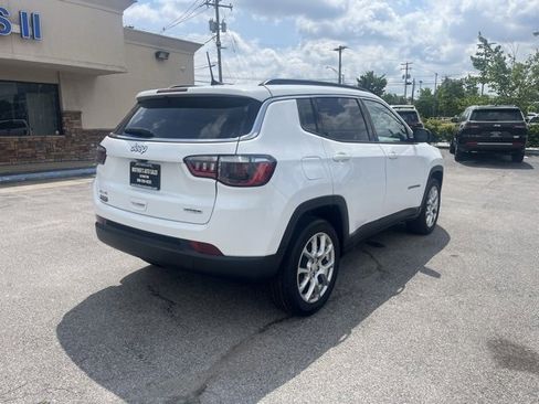 Used 2023 Jeep Compass Latitude image 6