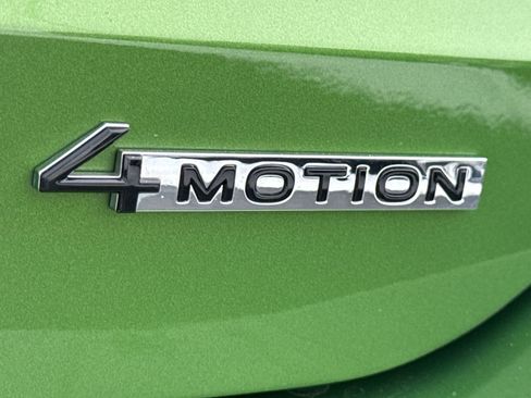 Certified 2025 Volkswagen Taos SE image 37