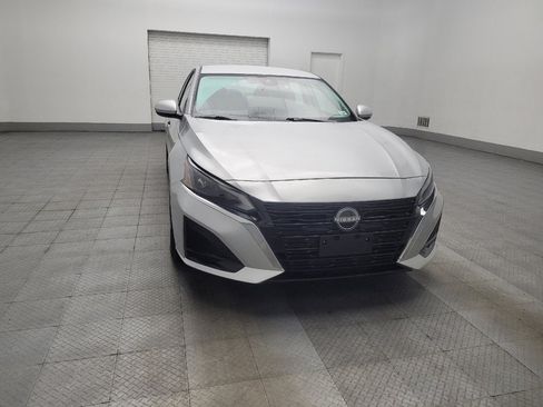 Used 2023 Nissan Altima 2.5 S FWD image 14