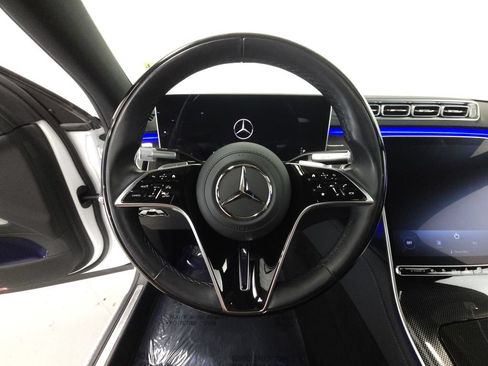 Used 2025 Mercedes-Benz S 580e 4MATIC Sedan image 12