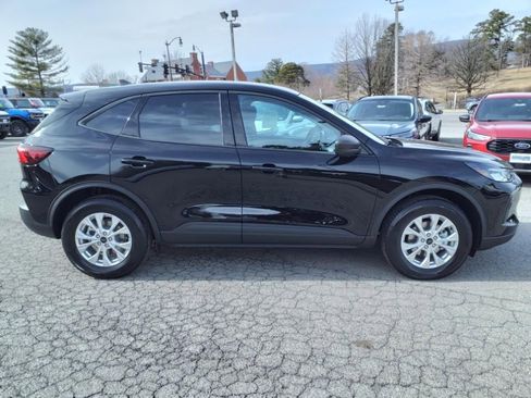 Used 2025 Ford Escape Active w/ Cold Weather Package image 4