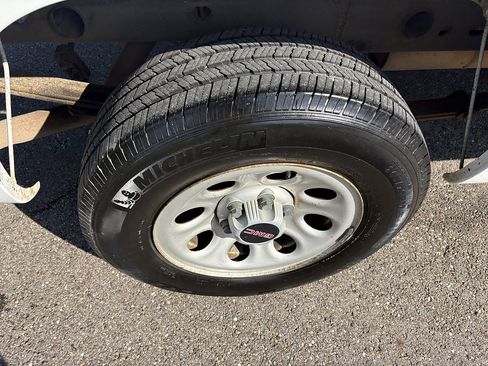 Used 2007 GMC Sierra 1500 W/T RWD image 12