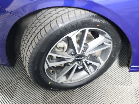 Used 2023 Kia Forte LXS image 17