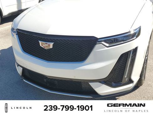 Used 2022 Cadillac XT6 Sport w/ Platinum Package image 13