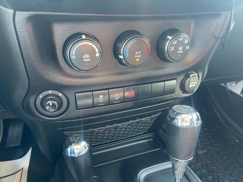 Used 2016 Jeep Wrangler Unlimited Sport w/ Quick Order Package 24S AWD/4WD image 13