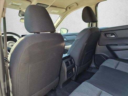 Used 2024 Nissan Rogue SV FWD image 13
