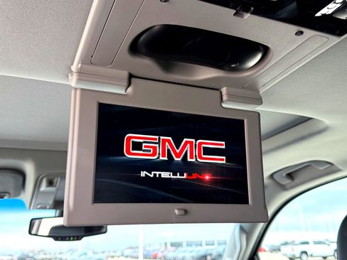 Used 2018 GMC Yukon SLT w/ Premium Edition image 23