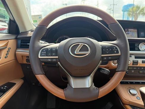 Used 2017 Lexus ES 350 FWD image 11