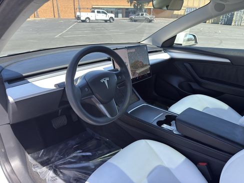 Used 2023 Tesla Model 3 Standard Range RWD image 15