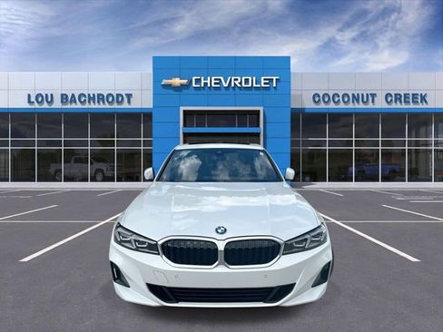 Used 2024 BMW 330i Sedan w/ Convenience Package RWD image 3