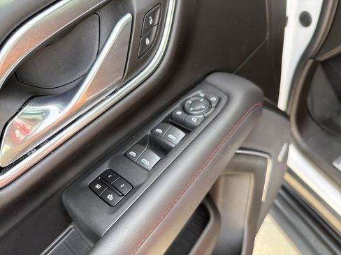 Used 2021 Chevrolet Tahoe RST w/ Luxury Package image 15