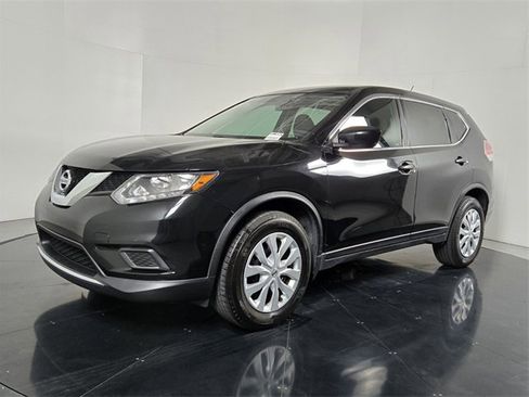 Used 2016 Nissan Rogue S image 2