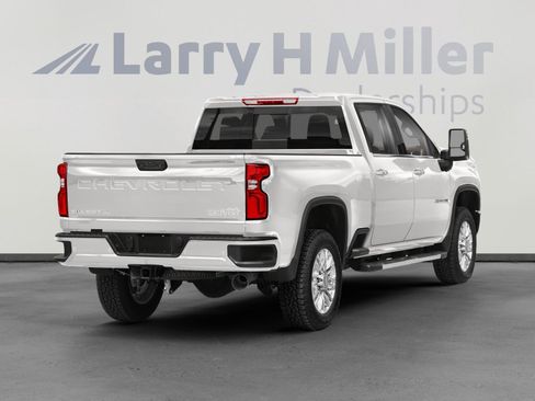Used 2022 Chevrolet Silverado 2500 High Country w/ Z71 Off-Road Package AWD/4WD image 2