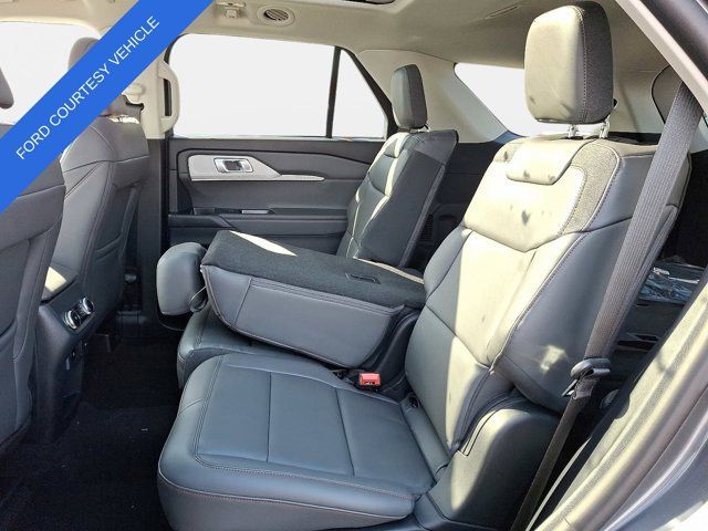 Used 2026 Ford Explorer Active w/ Active Comfort Package AWD/4WD image 7
