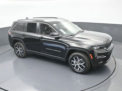 Used 2025 Jeep Grand Cherokee Limited image 42