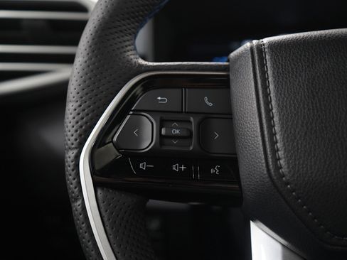 Used 2023 Toyota Sequoia Platinum image 28