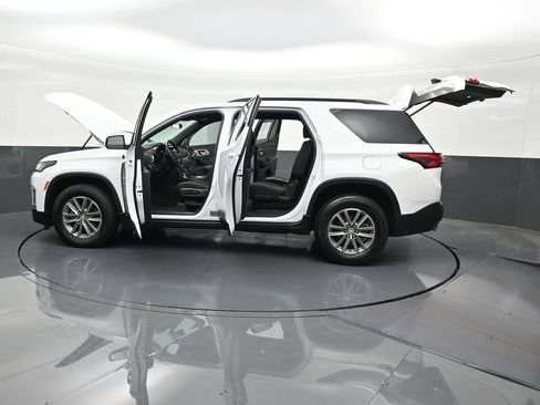 Used 2024 Chevrolet Traverse LT FWD image 36