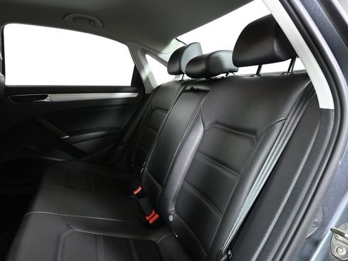 Used 2019 Volkswagen Passat 2.0T Wolfsburg FWD image 7