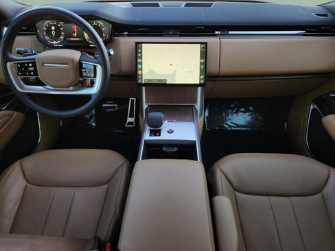 Used 2025 Land Rover Range Rover SE image 26