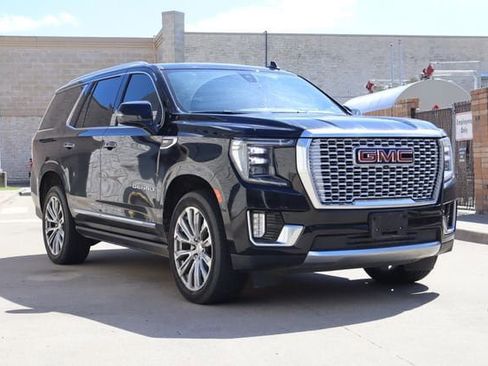 Used 2021 GMC Yukon Denali w/ Denali Premium Package AWD/4WD image 2
