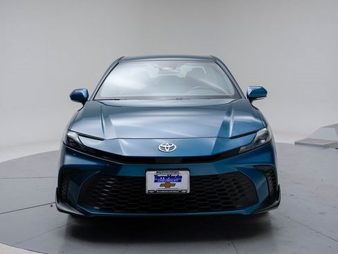 Used 2025 Toyota Camry SE image 17
