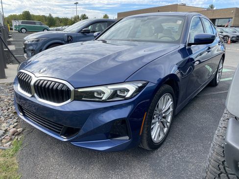 Used 2024 BMW 330i xDrive Sedan w/ Convenience Package image 4