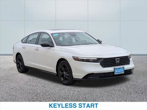 Certified 2025 Honda Accord SE image 4