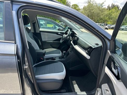 Certified 2025 Volkswagen Taos S FWD image 38