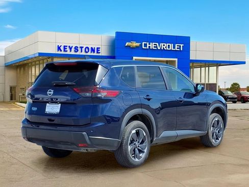 Used 2025 Nissan Rogue SV FWD image 7