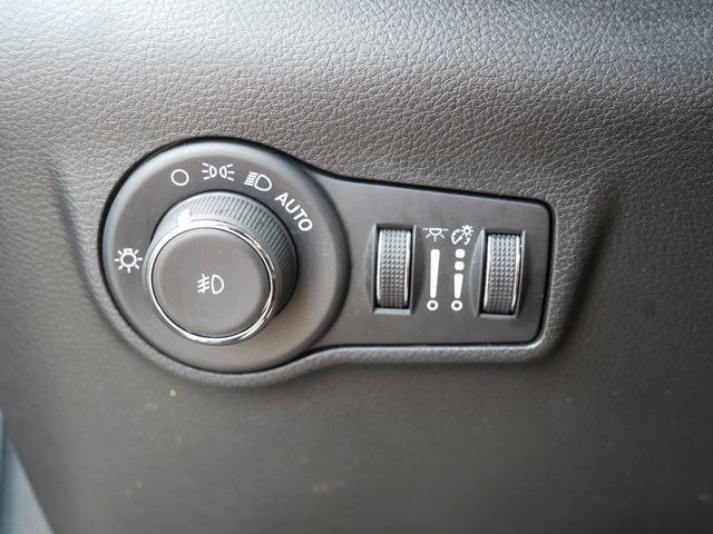 Used 2024 Jeep Compass Trailhawk AWD/4WD image 24