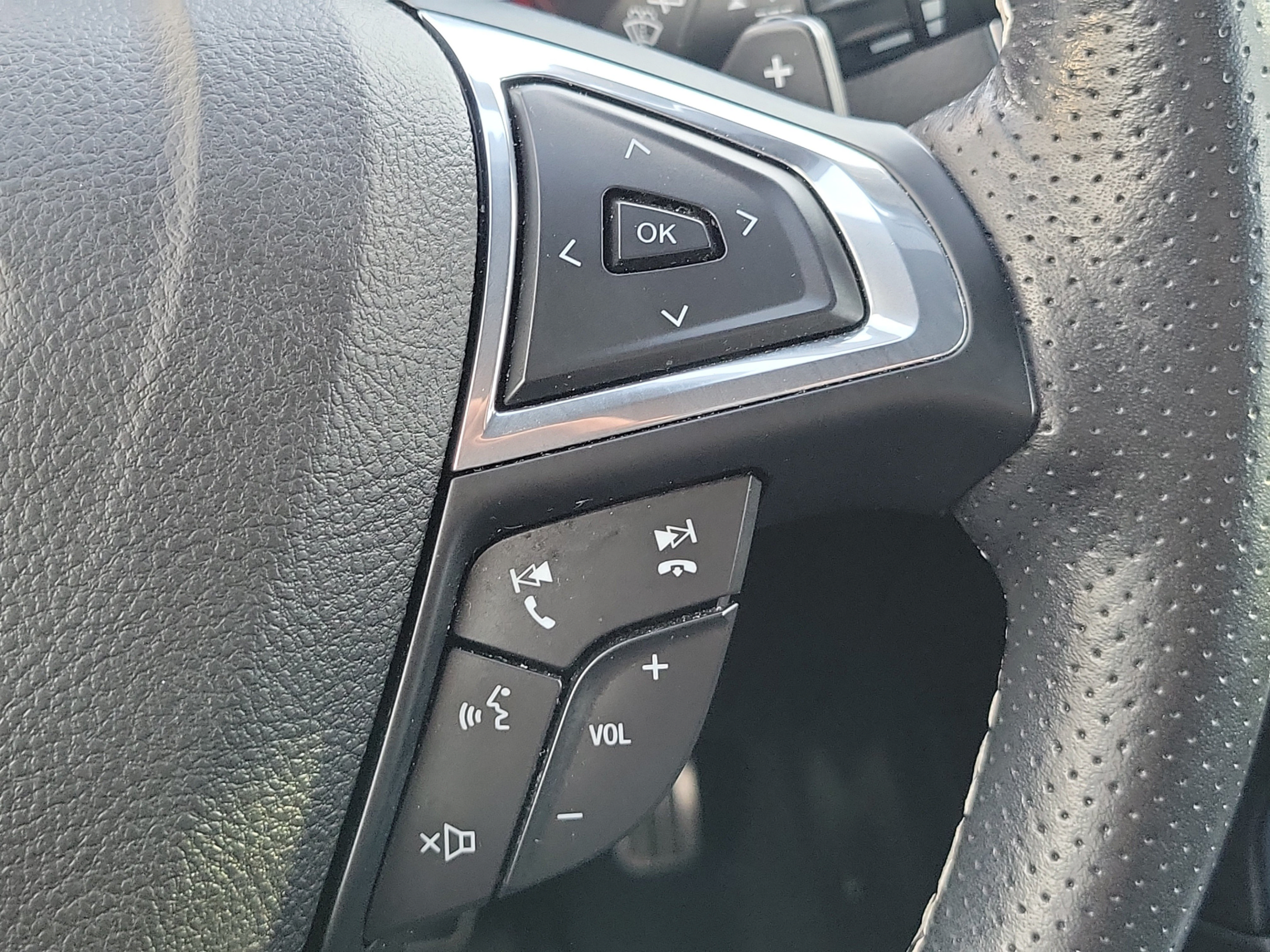 Used 2022 Ford Edge ST w/ Equipment Group 401A AWD/4WD image 23