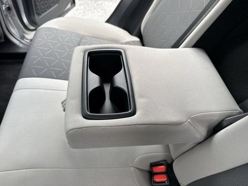Used 2019 Toyota RAV4 XLE FWD image 38