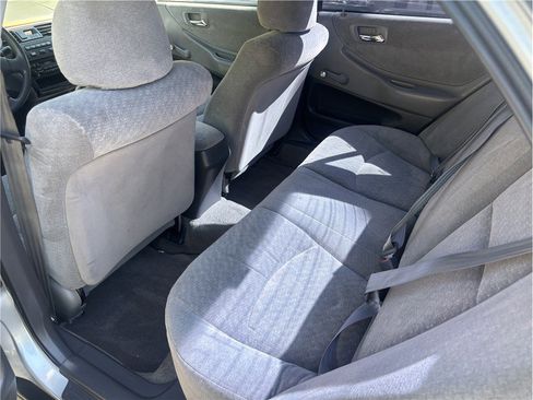 Used 2001 Honda Accord DX image 12