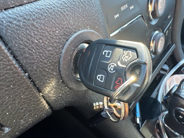 Used 2013 Ford Taurus Limited FWD image 23