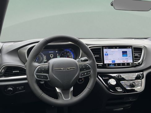 New 2026 Chrysler Voyager LX FWD image 12