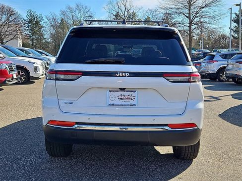 Used 2022 Jeep Grand Cherokee Limited 4xe image 7