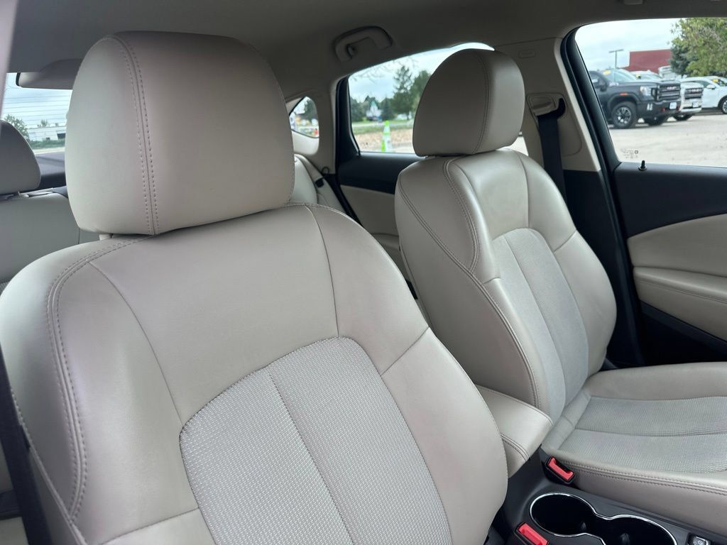 Certified 2013 Buick Verano Convenience FWD image 27