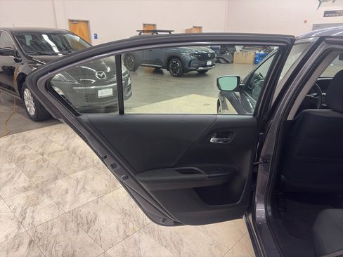 Used 2017 Honda Accord LX image 12