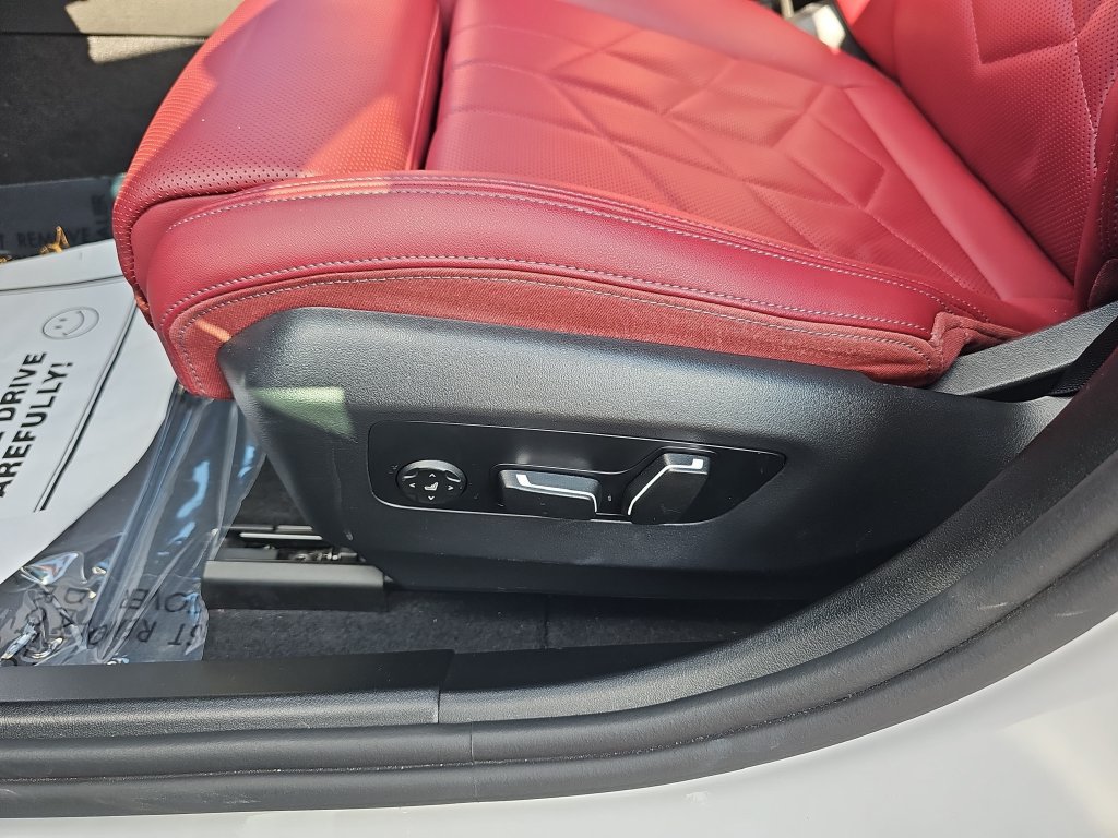 Used 2024 BMW i5 eDrive40i w/ M Sport Package RWD image 28