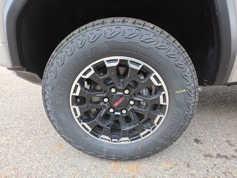 New 2026 GMC Canyon AT4 w/ AT4 Premium Package image 7